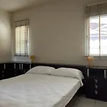 Διαμέρισμα White House With Garden And Bbq In Strovolos Λευκωσία