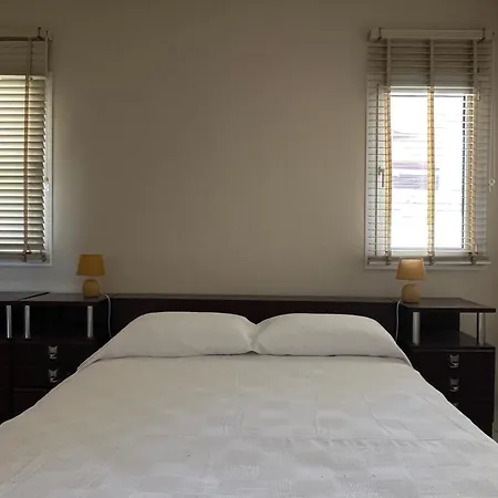 White House With Garden And Bbq In Strovolos Apartament