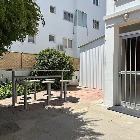 Apartament White House With Garden And Bbq In Strovolos Nikozja