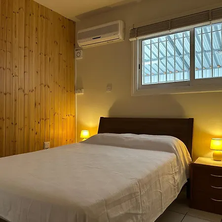 White House With Garden And Bbq In Strovolos Nikozja