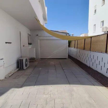 White House With Garden And Bbq In Strovolos Appartamento Nicosia