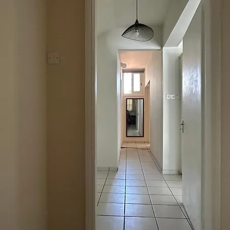 White House With Garden And Bbq In Strovolos *