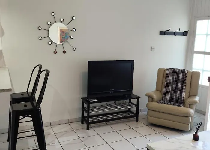 White House With Garden And Bbq In Strovolos Apartmán Nikósie