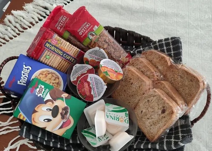 White House With Garden And Bbq In Strovolos Apartmán *