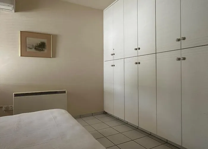 アパート White House With Garden And Bbq In Strovolos