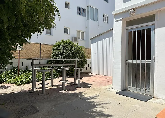 アパート White House With Garden And Bbq In Strovolos ニコシア