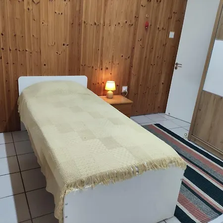 White House With Garden And Bbq In Strovolos