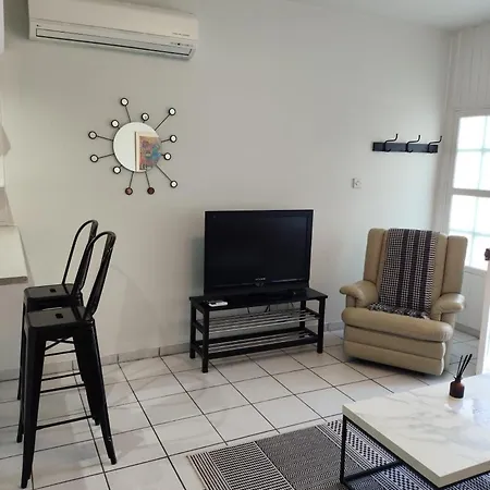 White House With Garden And Bbq In Strovolos Apartment Nicosia